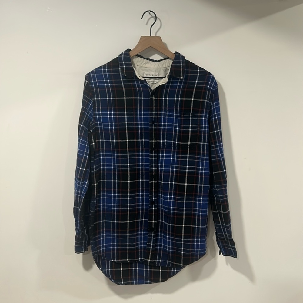 On The Byas Longer Length Flannel Button Up Shirt Blue Plaid Mens Medium
